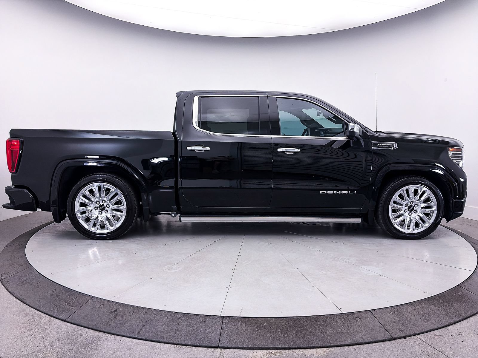 Used 2025 GMC Sierra 1500 Denali Ultimate AWD/4WD image 45