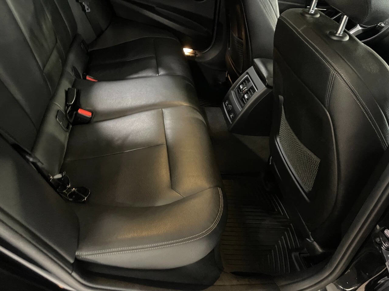 Used 2017 BMW 340i xDrive Sedan image 25