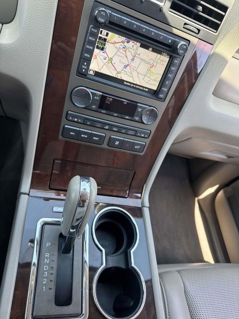 Used 2012 Lincoln Navigator 2WD image 25