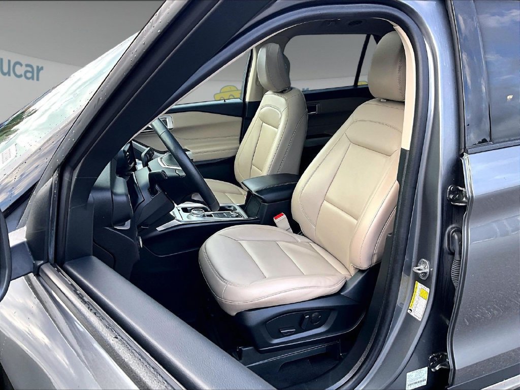 Used 2023 Ford Explorer XLT w/ Equipment Group 202A AWD/4WD image 10