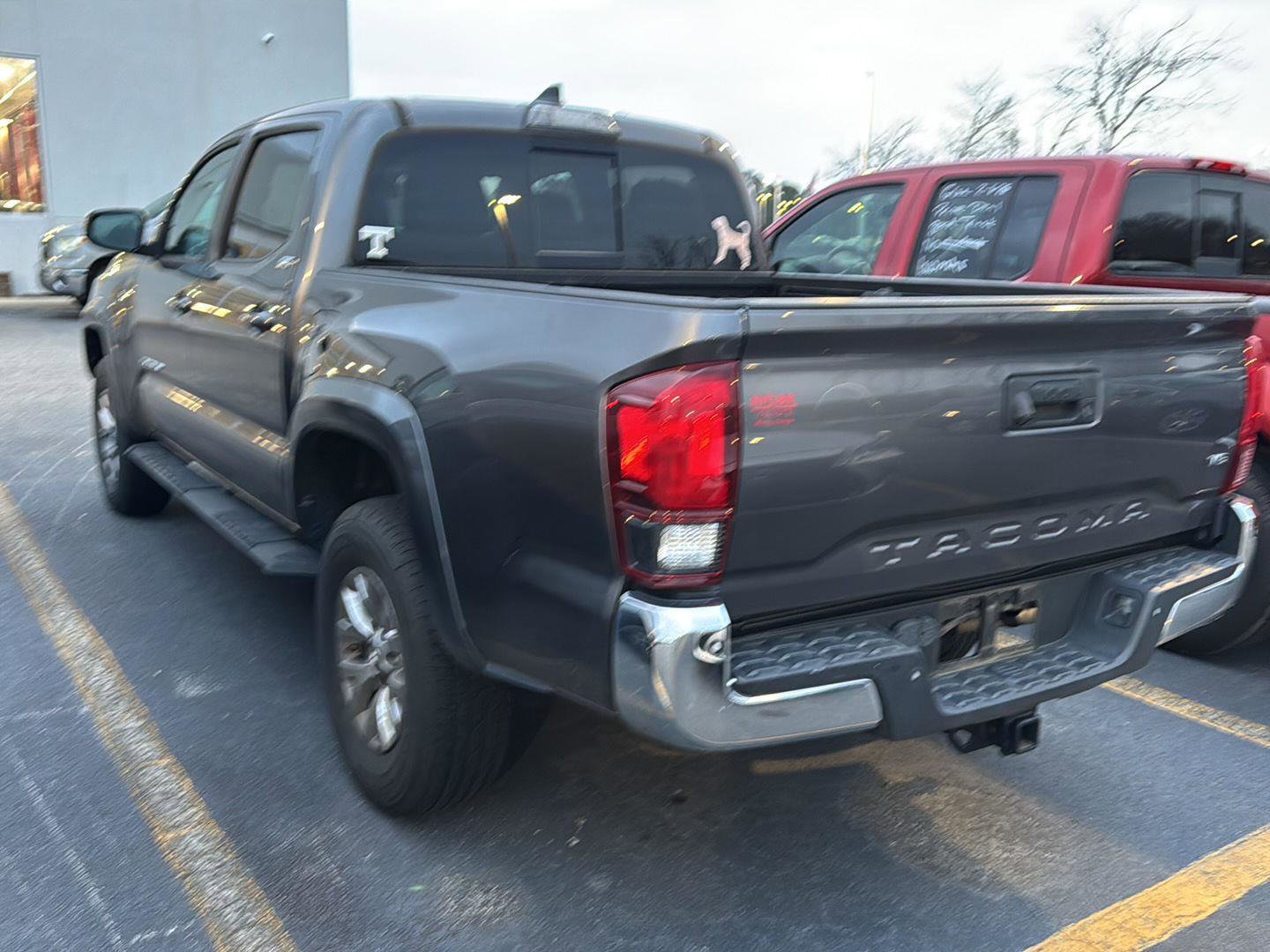 Used 2018 Toyota Tacoma SR5 image 7