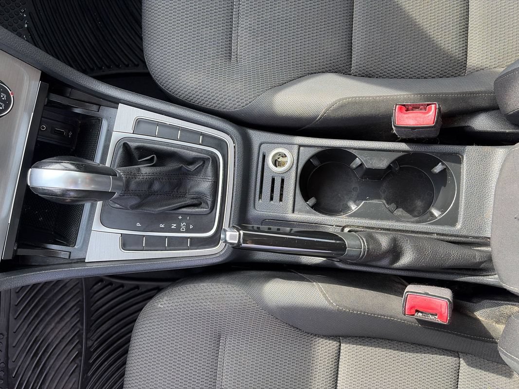 Used 2016 Volkswagen Golf S FWD image 21