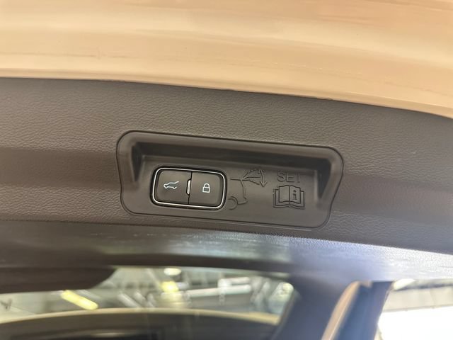 Used 2023 Ford Explorer XLT w/ Equipment Group 202A AWD/4WD image 30