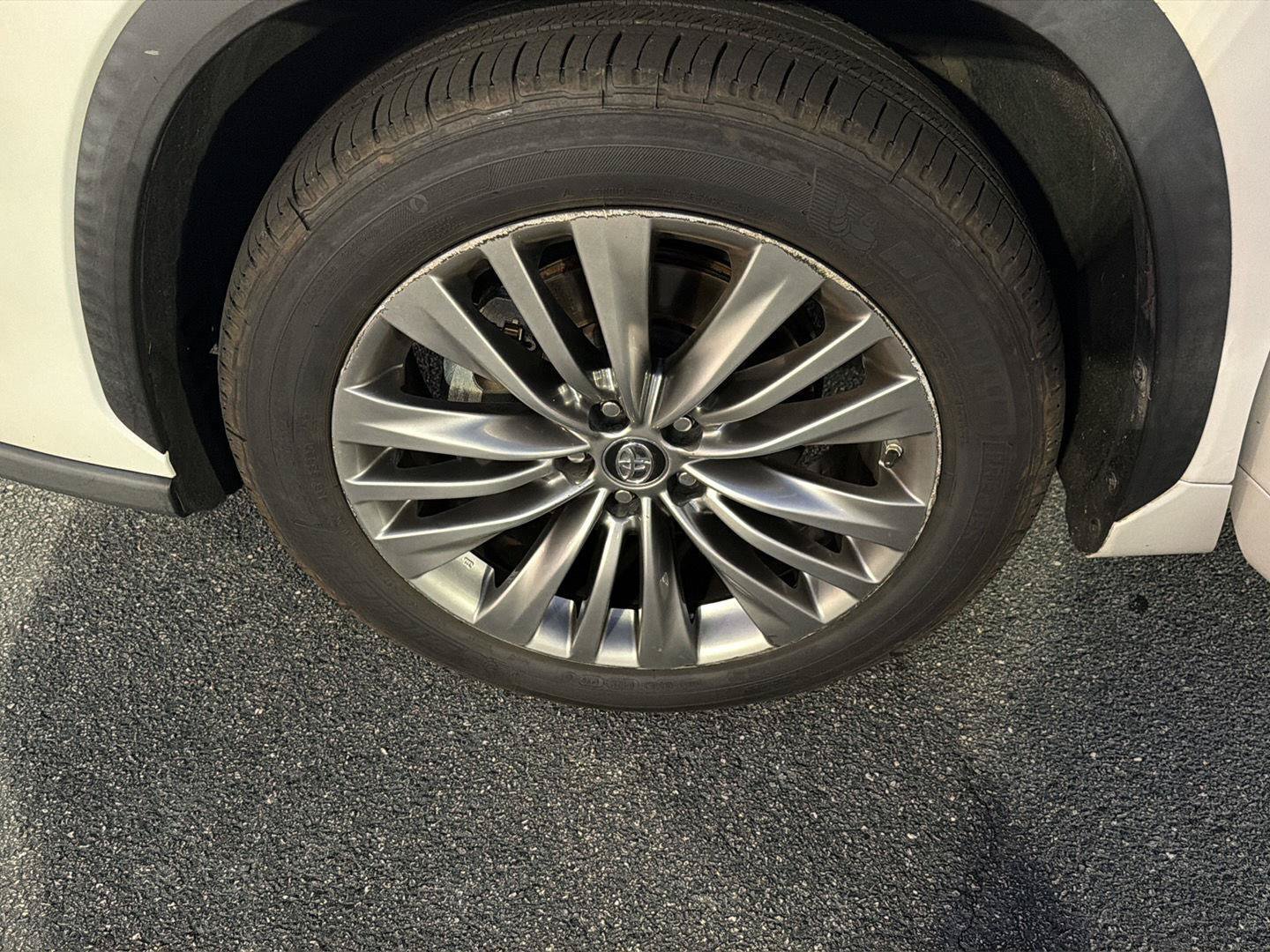 Used 2020 Toyota Highlander Platinum FWD image 40