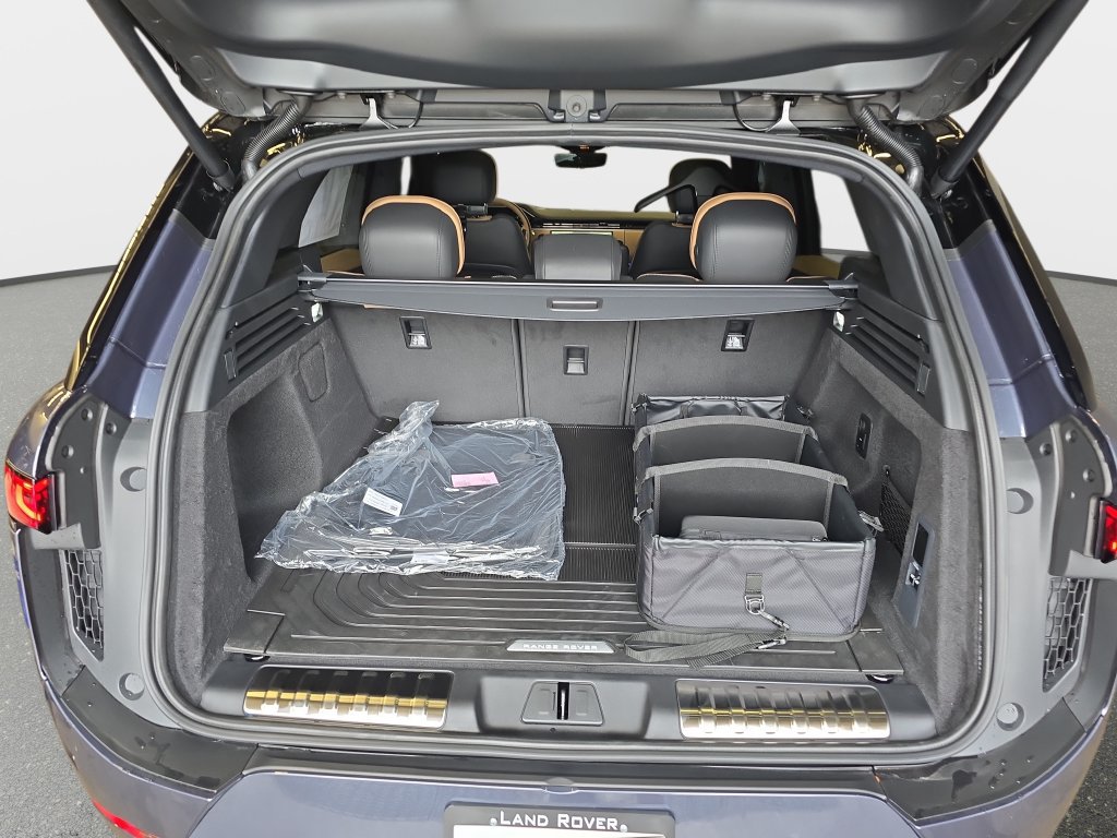 New 2027 Land Rover Range Rover Sport Dynamic SE AWD/4WD image 10