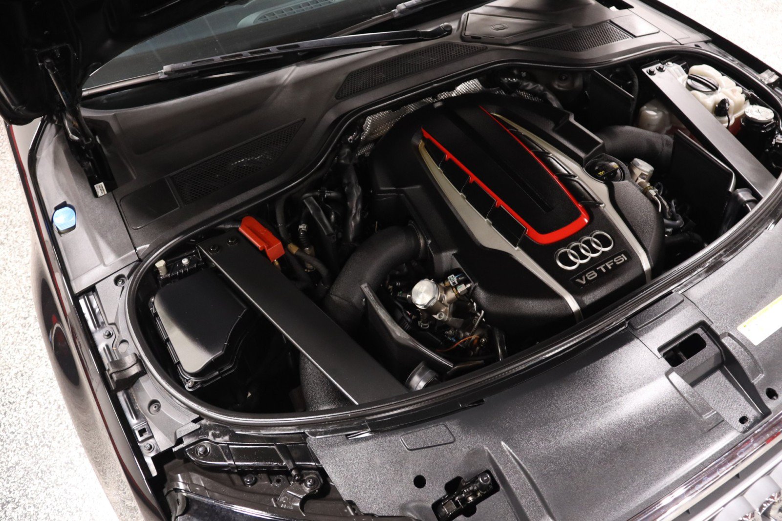 Used 2014 Audi S8 AWD/4WD image 26