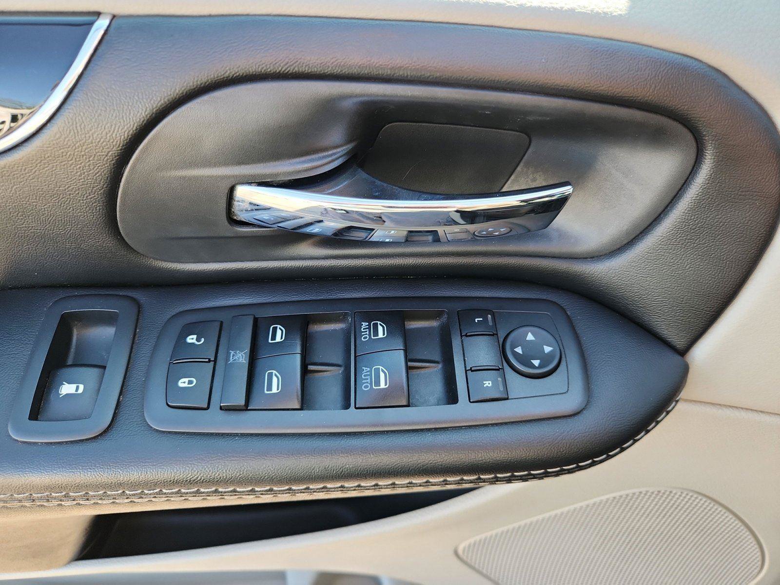 Used 2019 Dodge Grand Caravan SXT FWD image 18