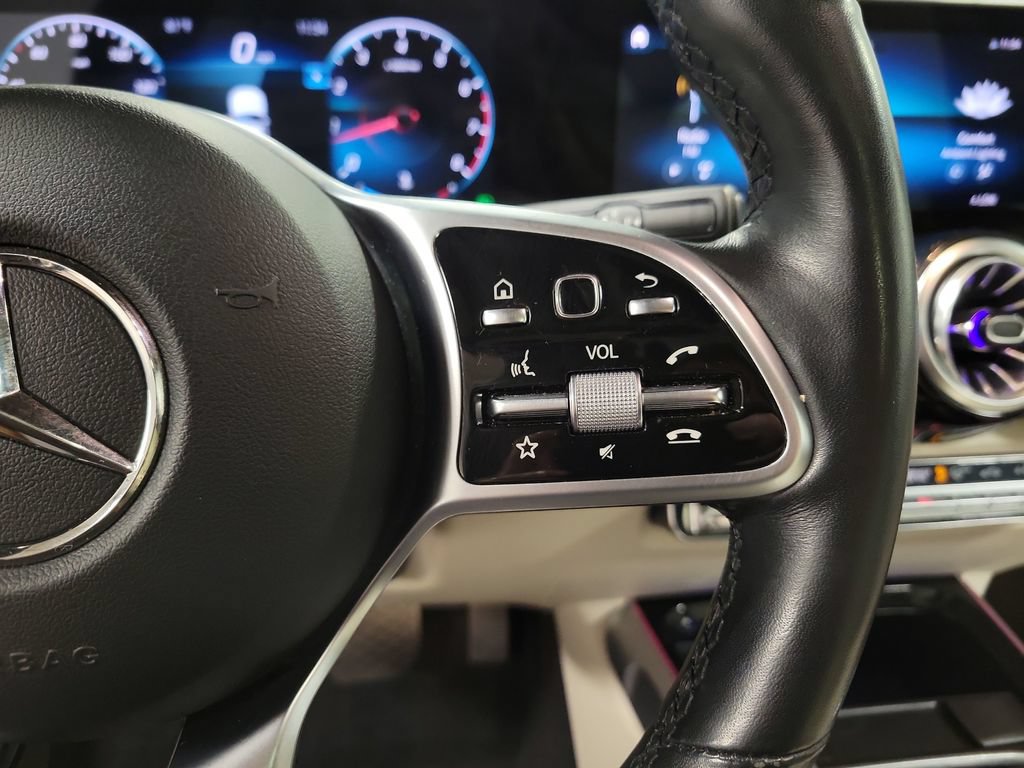 Used 2022 Mercedes-Benz GLB 250 4MATIC w/ Premium Package Lite image 25