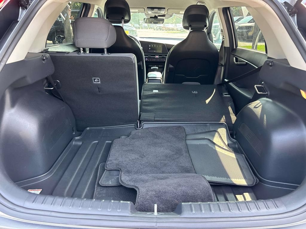 Certified 2023 Kia Niro LX FWD image 15