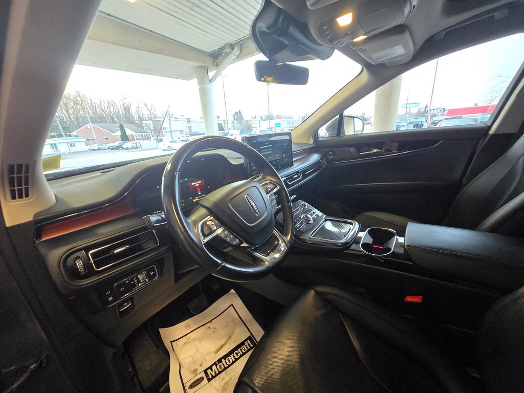 Used 2022 Lincoln Nautilus Reserve w/ Equipment Group 201A image 13