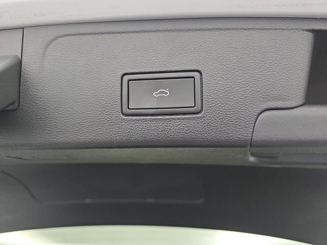 Used 2024 Volkswagen Atlas Cross Sport SEL R-Line AWD/4WD image 46