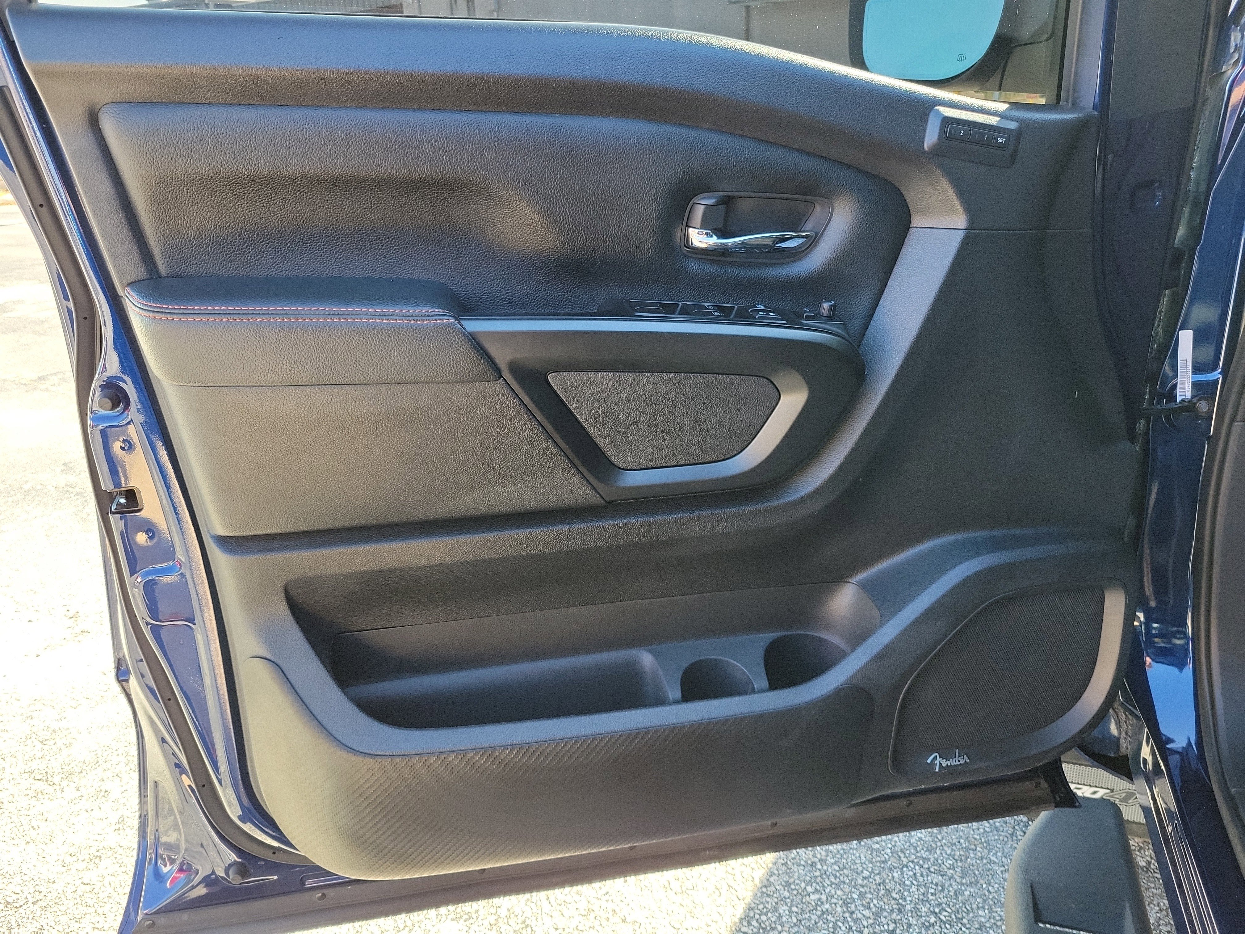 Used 2023 Nissan Titan PRO-4X w/ Pro-4x Convenience Package AWD/4WD image 13