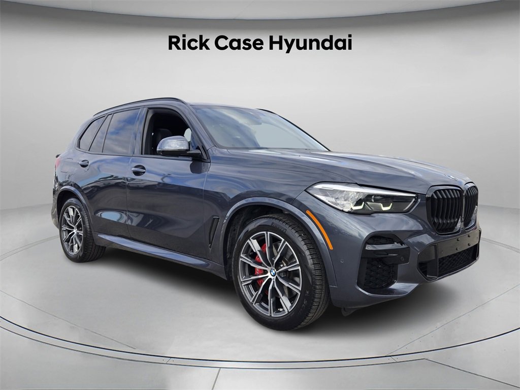 Used 2022 BMW X5 xDrive40i w/ M Sport Package image 9