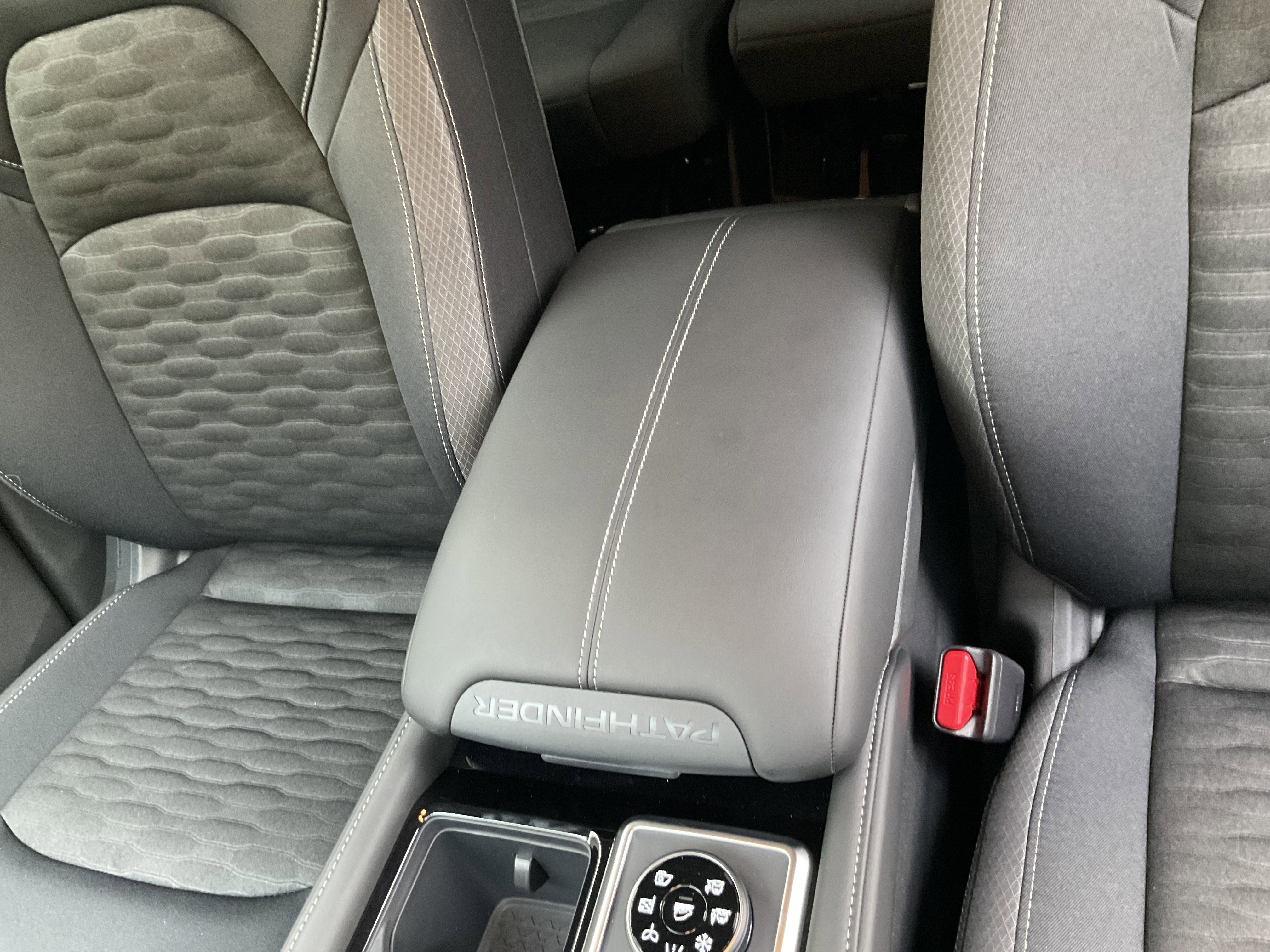 Used 2025 Nissan Pathfinder SV w/ Black Appearance Package image 20