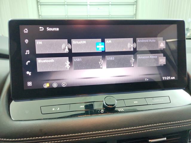 Used 2025 Nissan Rogue SL w/ Tech Package image 27