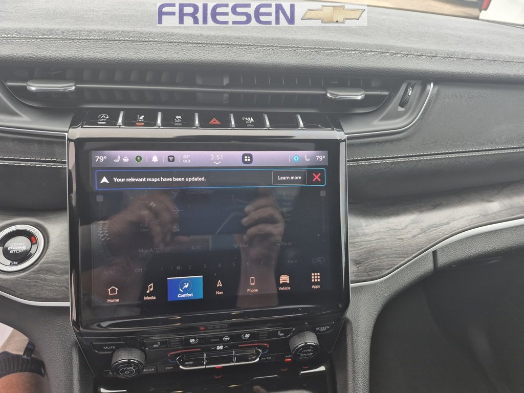 Used 2024 Jeep Grand Cherokee L Limited w/ Luxury Tech Group II image 20