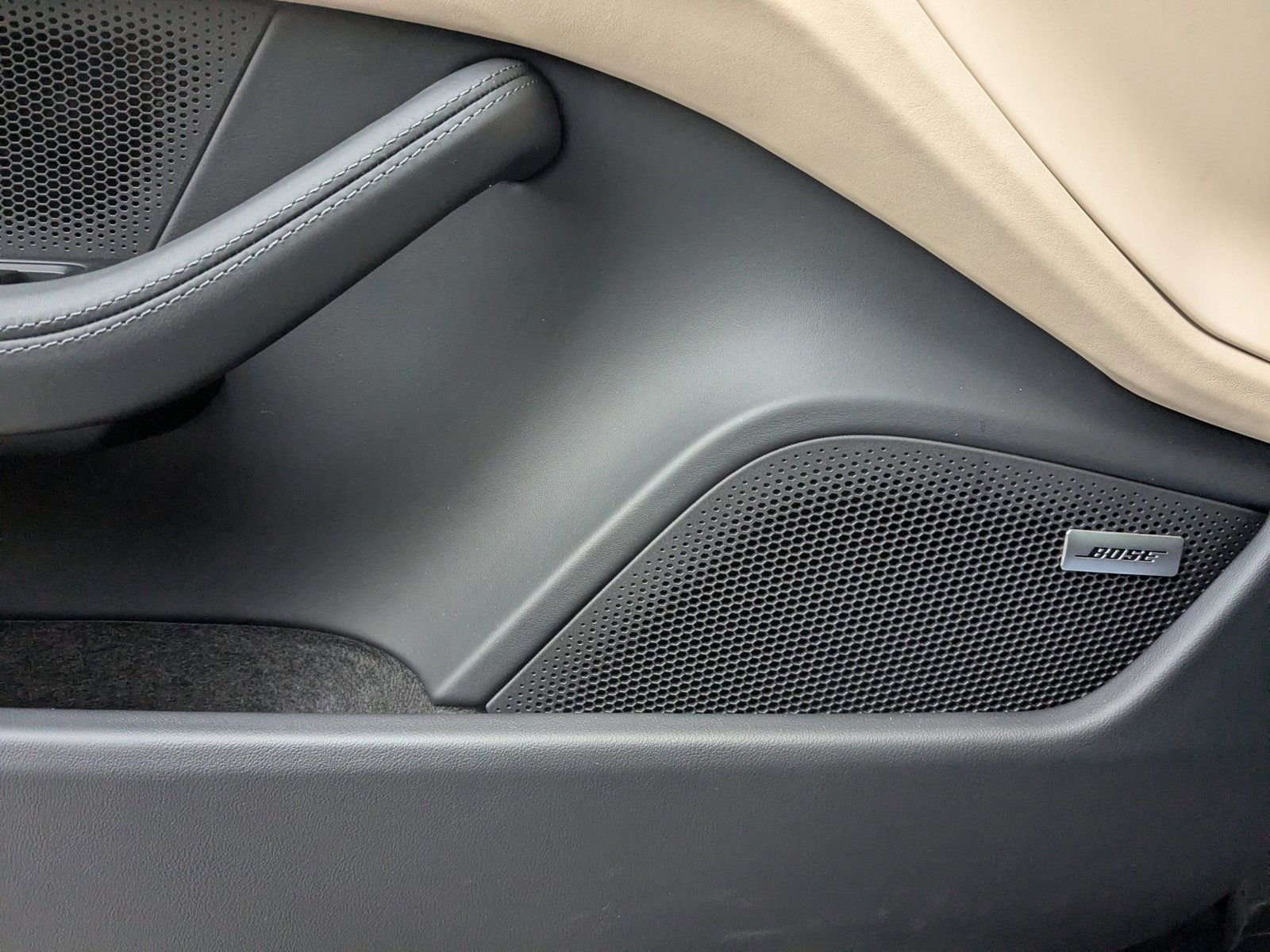 New 2026 Porsche Taycan 4S image 14