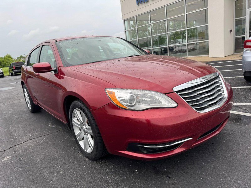 Used 2014 Chrysler 200 Touring FWD image 2