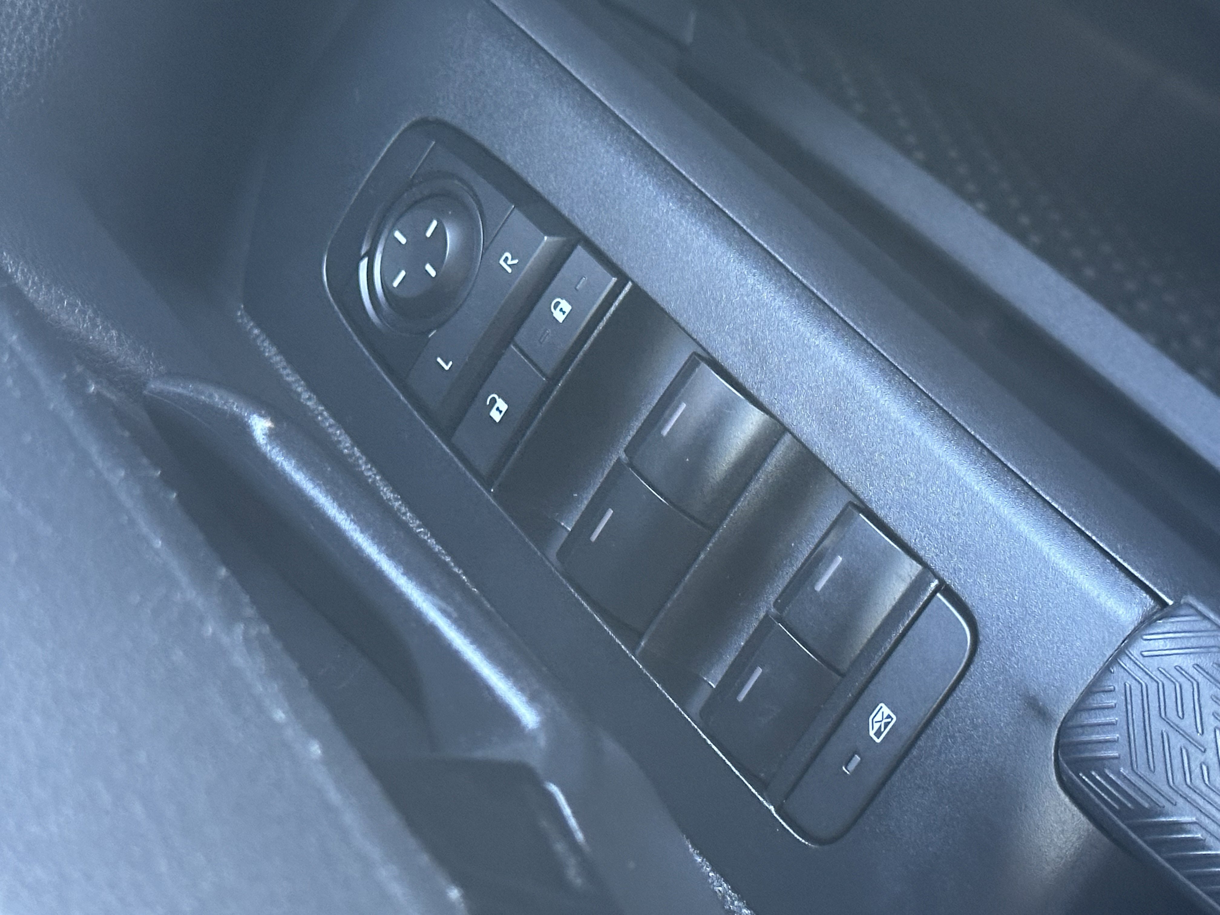 Used 2024 Toyota Tacoma SR5 image 41