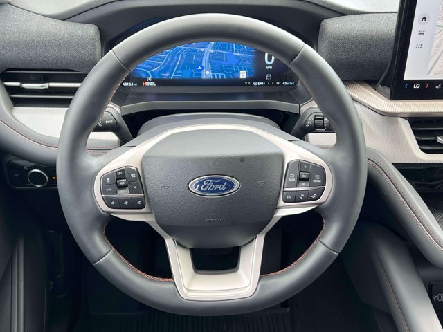 Used 2026 Ford Explorer Active AWD/4WD image 18