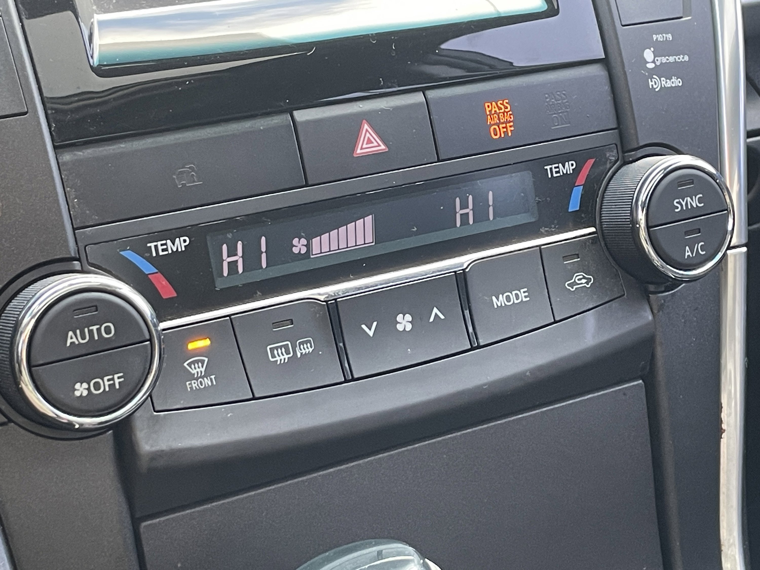 Used 2015 Toyota Camry XSE image 24