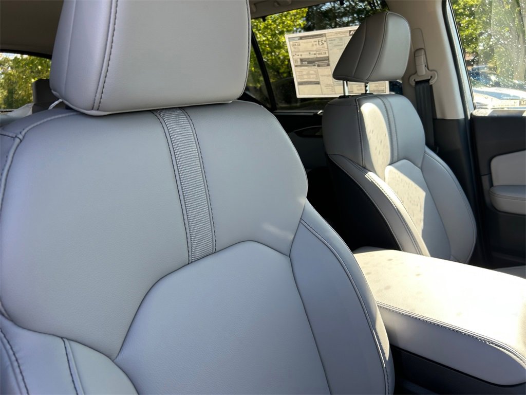 New 2025 Honda Pilot EX-L image 16