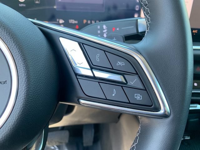 Used 2025 Buick Envision Preferred AWD/4WD image 29