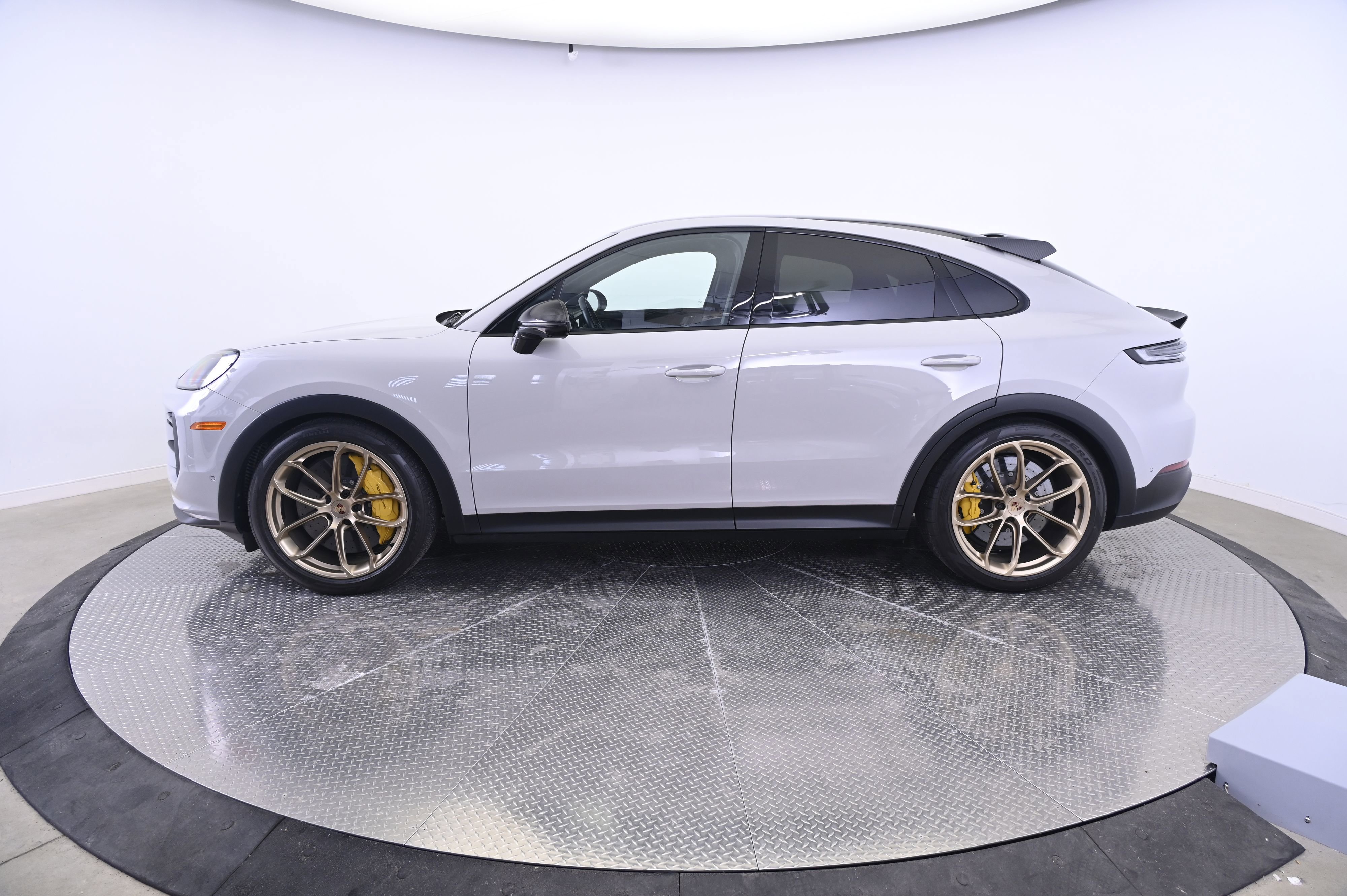 Certified 2025 Porsche Cayenne Turbo GT AWD/4WD image 2