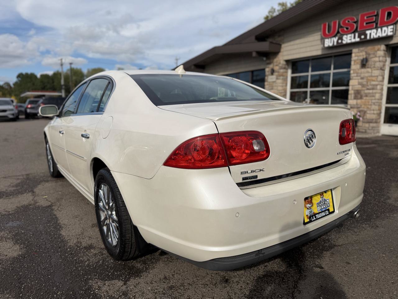 Used 2011 Buick Lucerne CXL FWD image 8
