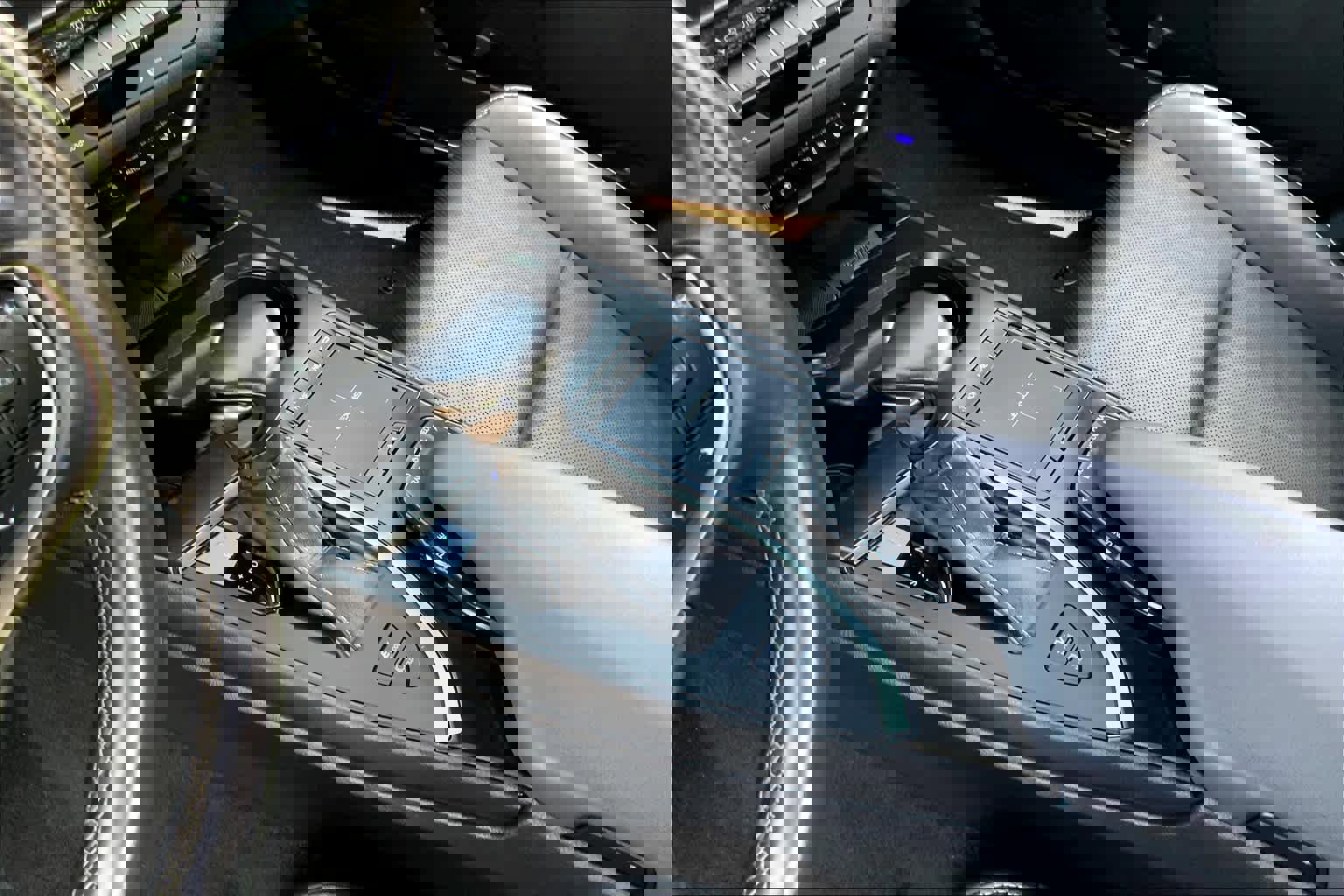 Used 2019 Lexus UX 250h w/ Premium Package image 17