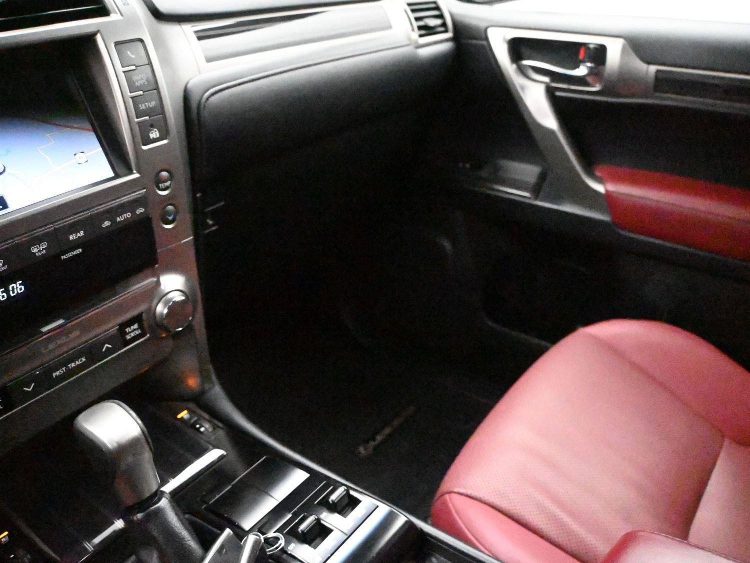 Used 2020 Lexus GX 460 Premium w/ Premium Package image 5