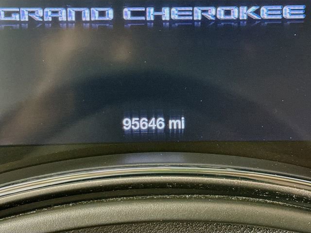 Used 2019 Jeep Grand Cherokee Laredo image 12