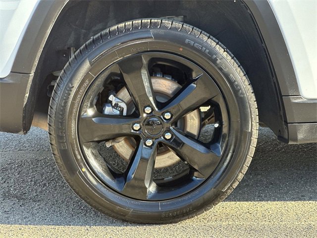 Used 2023 Jeep Grand Cherokee L Laredo image 31