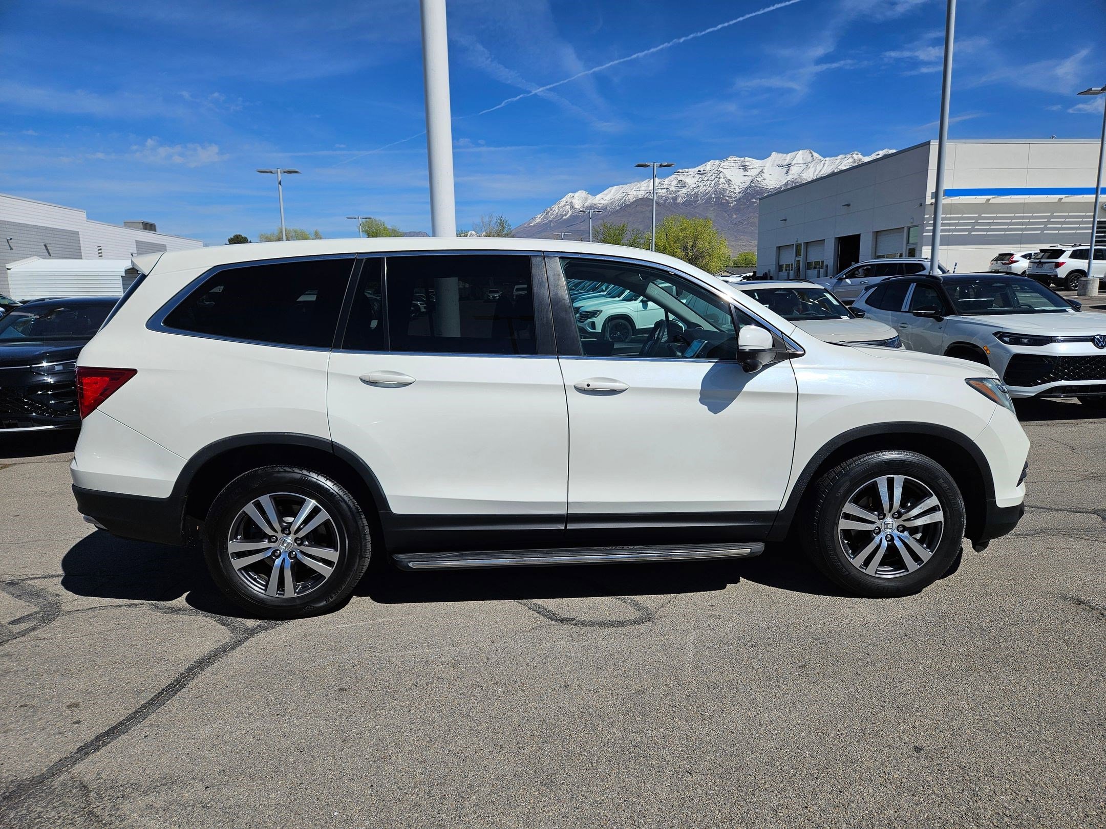 Used 2017 Honda Pilot EX image 2