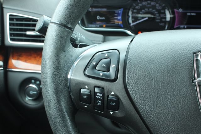 Used 2019 Lincoln MKT AWD image 25