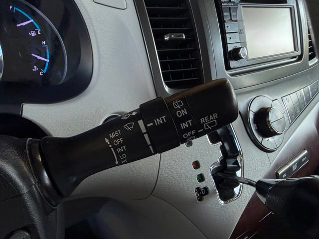 Used 2014 Toyota Sienna XLE FWD image 26