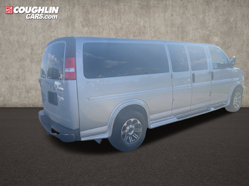 Used 2023 Chevrolet Express 2500 Extended RWD image 6