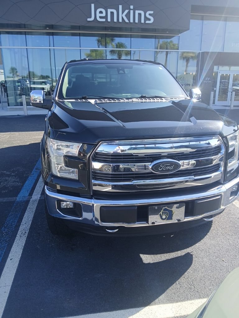 Used 2015 Ford F150 Lariat w/ Equipment Group 502A Luxury AWD/4WD image 4
