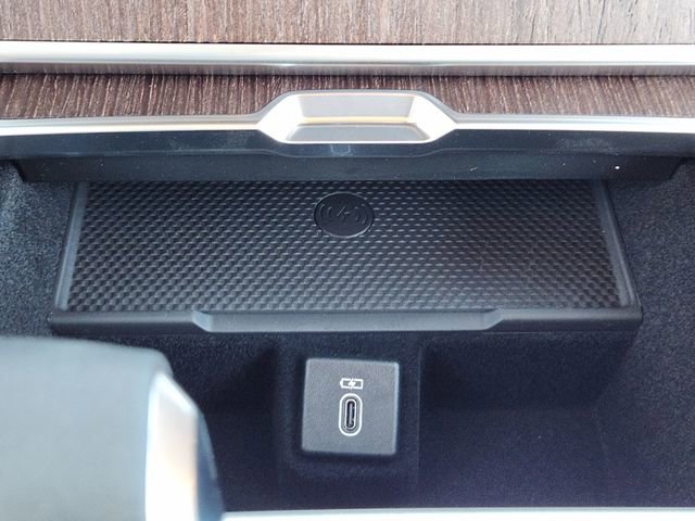 New 2026 Land Rover Range Rover SE image 14