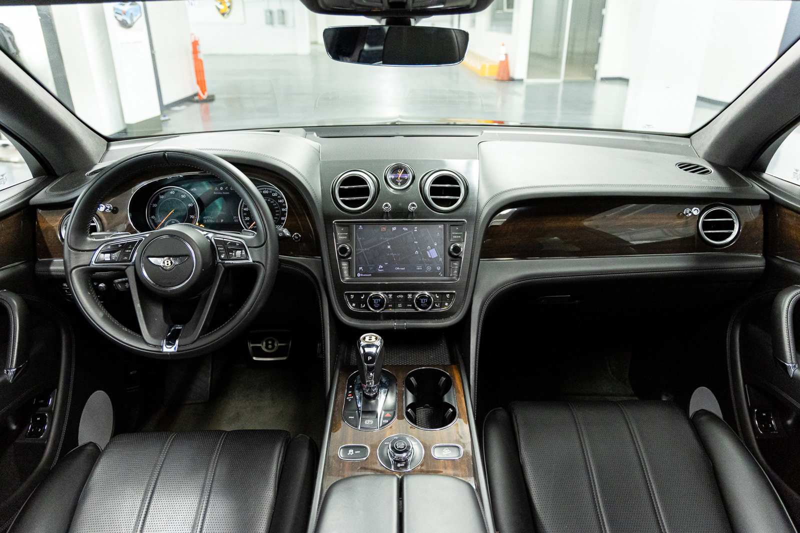 Used 2020 Bentley Bentayga image 37