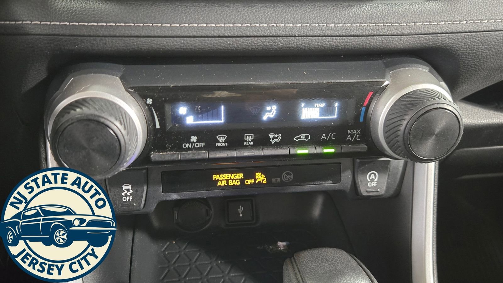 Used 2020 Toyota RAV4 LE w/ All Weather Liner Package image 15