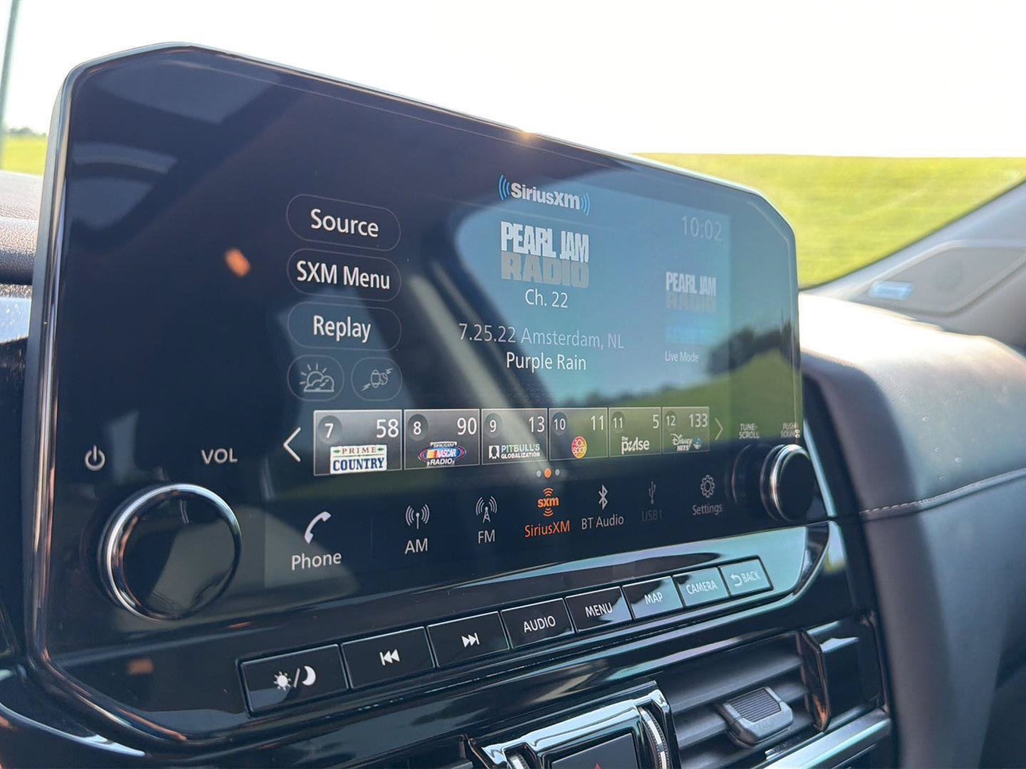 Used 2024 Nissan Pathfinder SL w/ SL Premium Package FWD image 24
