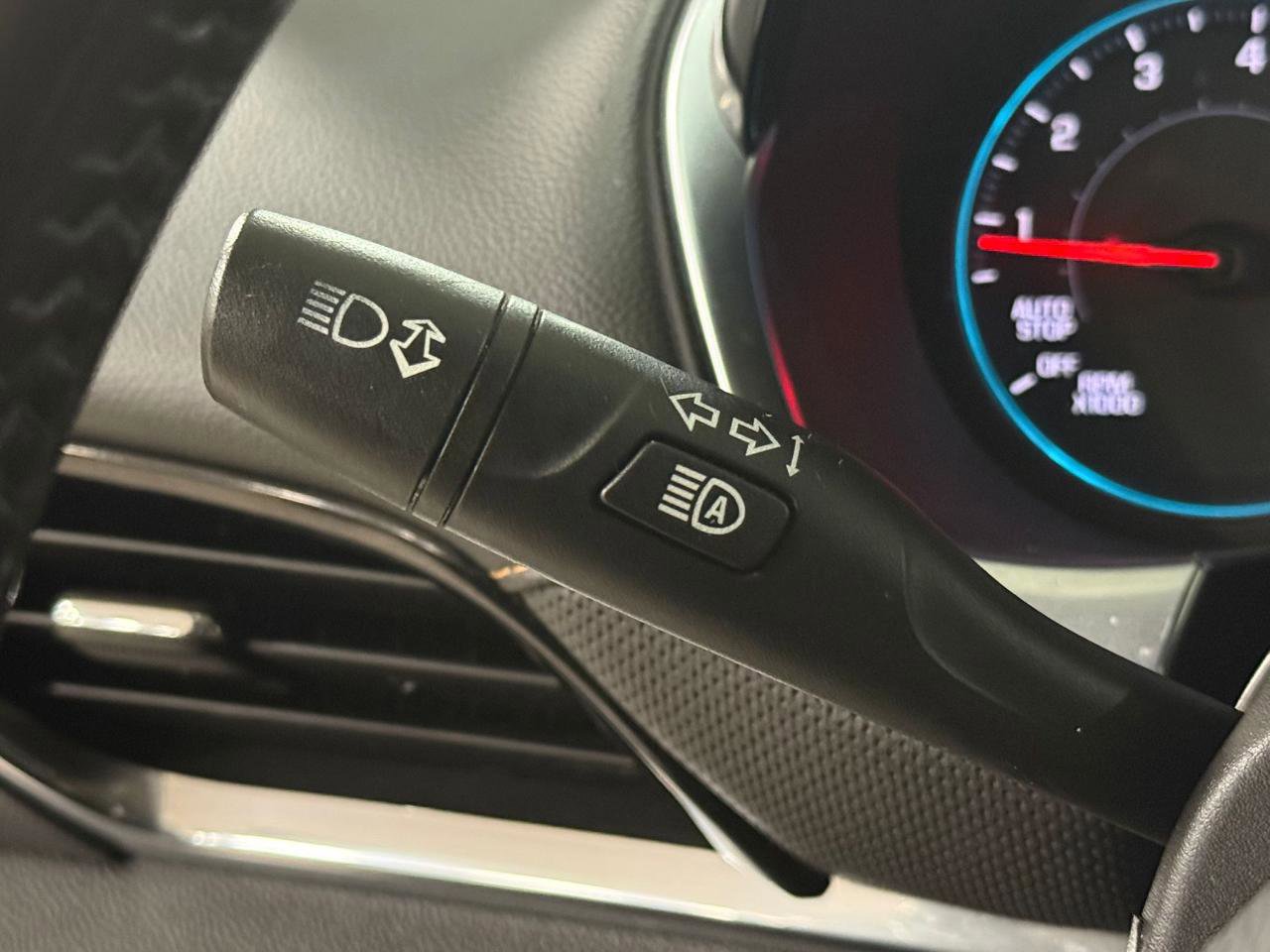 Used 2019 Chevrolet Traverse Premier w/ Driver Confidence II Package FWD image 30