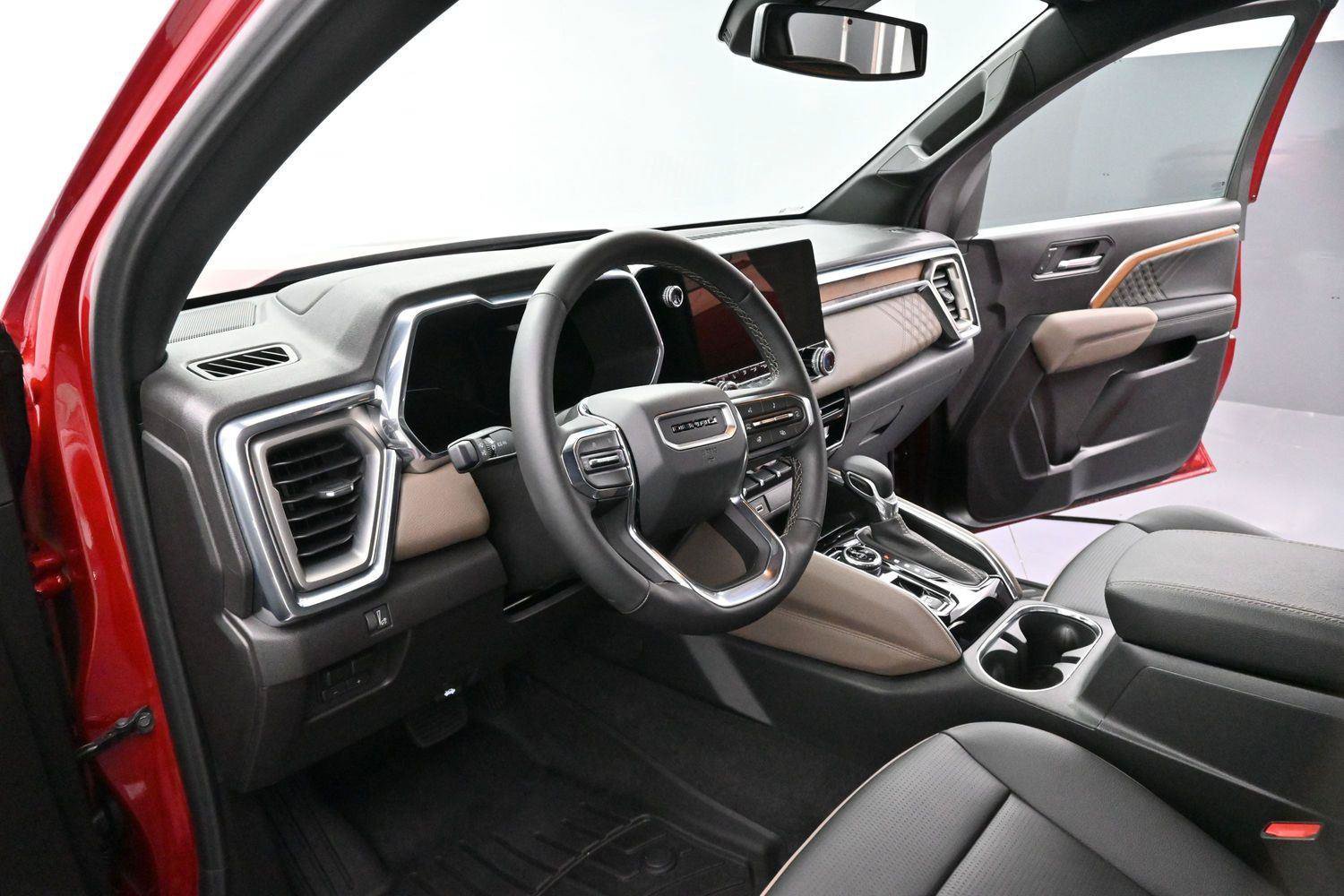 Used 2026 GMC Canyon Denali AWD/4WD image 16