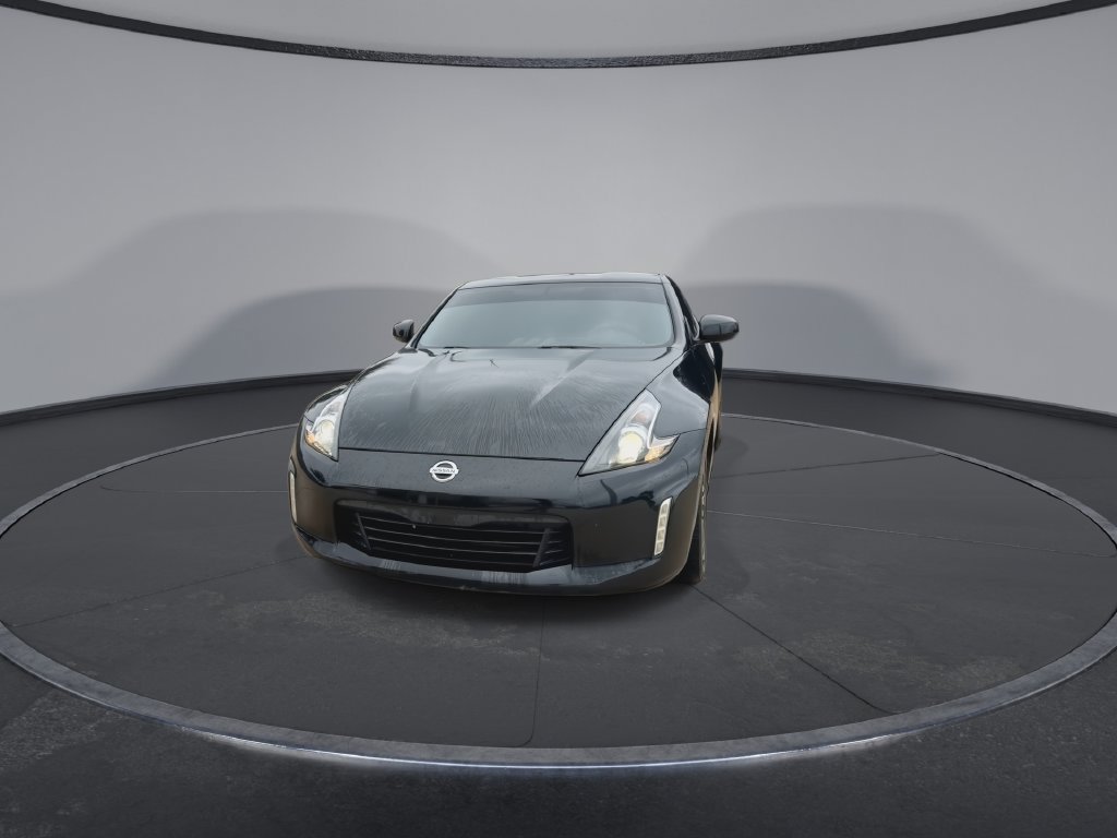 Used 2020 Nissan 370Z Coupe RWD image 4