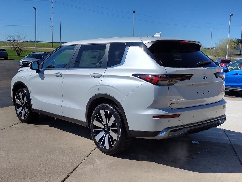 New 2026 Mitsubishi Outlander SE AWD/4WD image 18