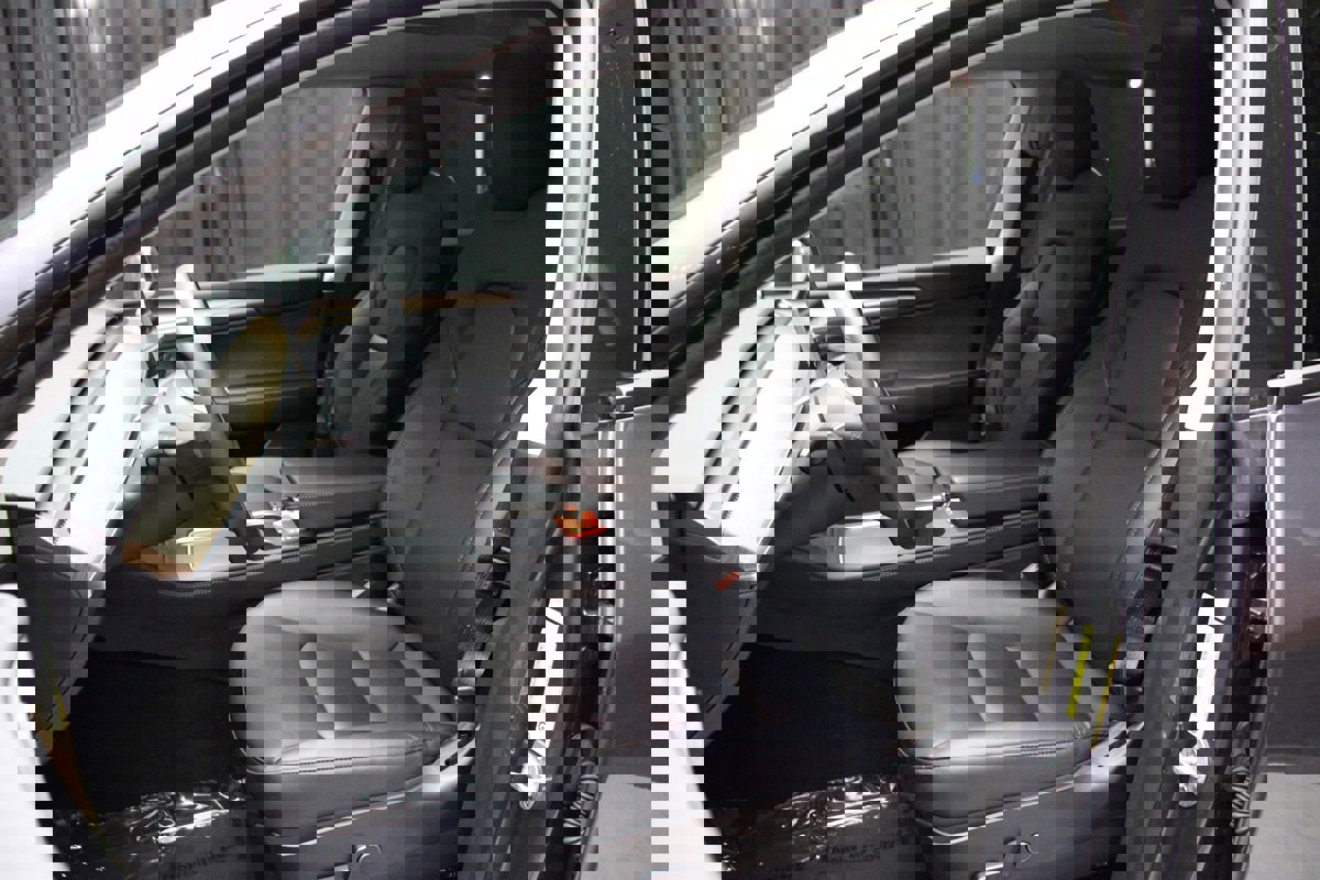 Used 2022 Tesla Model Y Long Range image 12