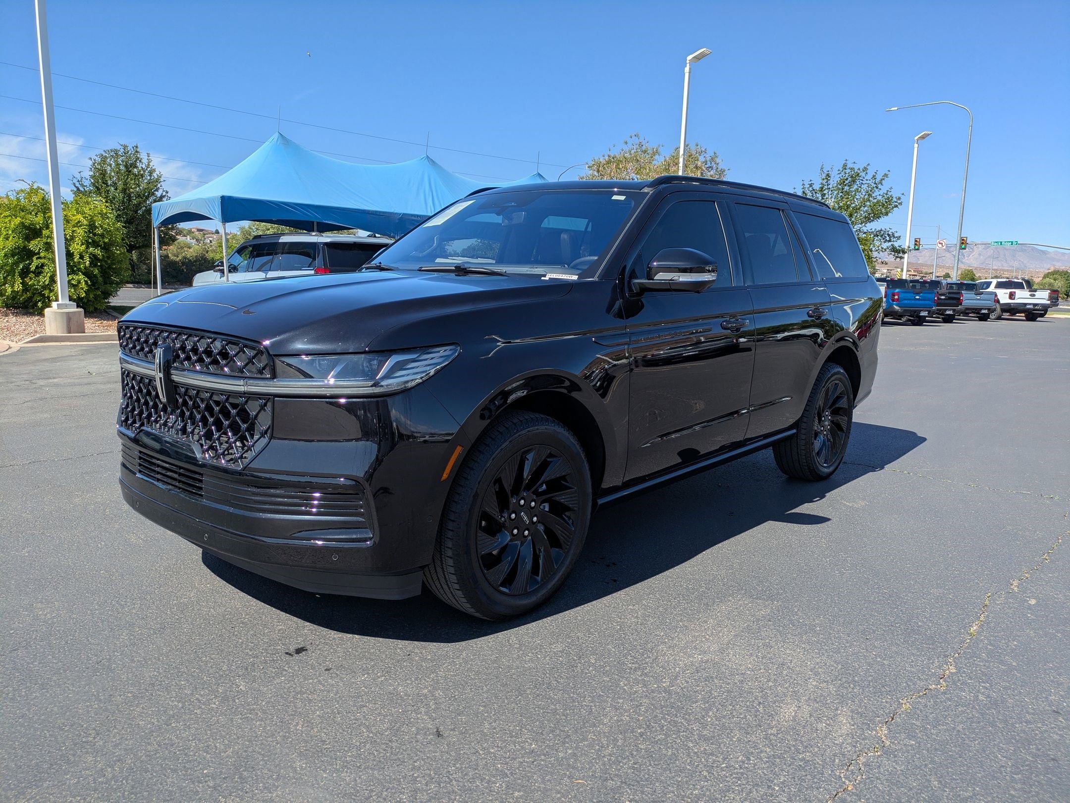 Used 2025 Lincoln Navigator Reserve w/ Jet Appearance Package AWD/4WD image 7