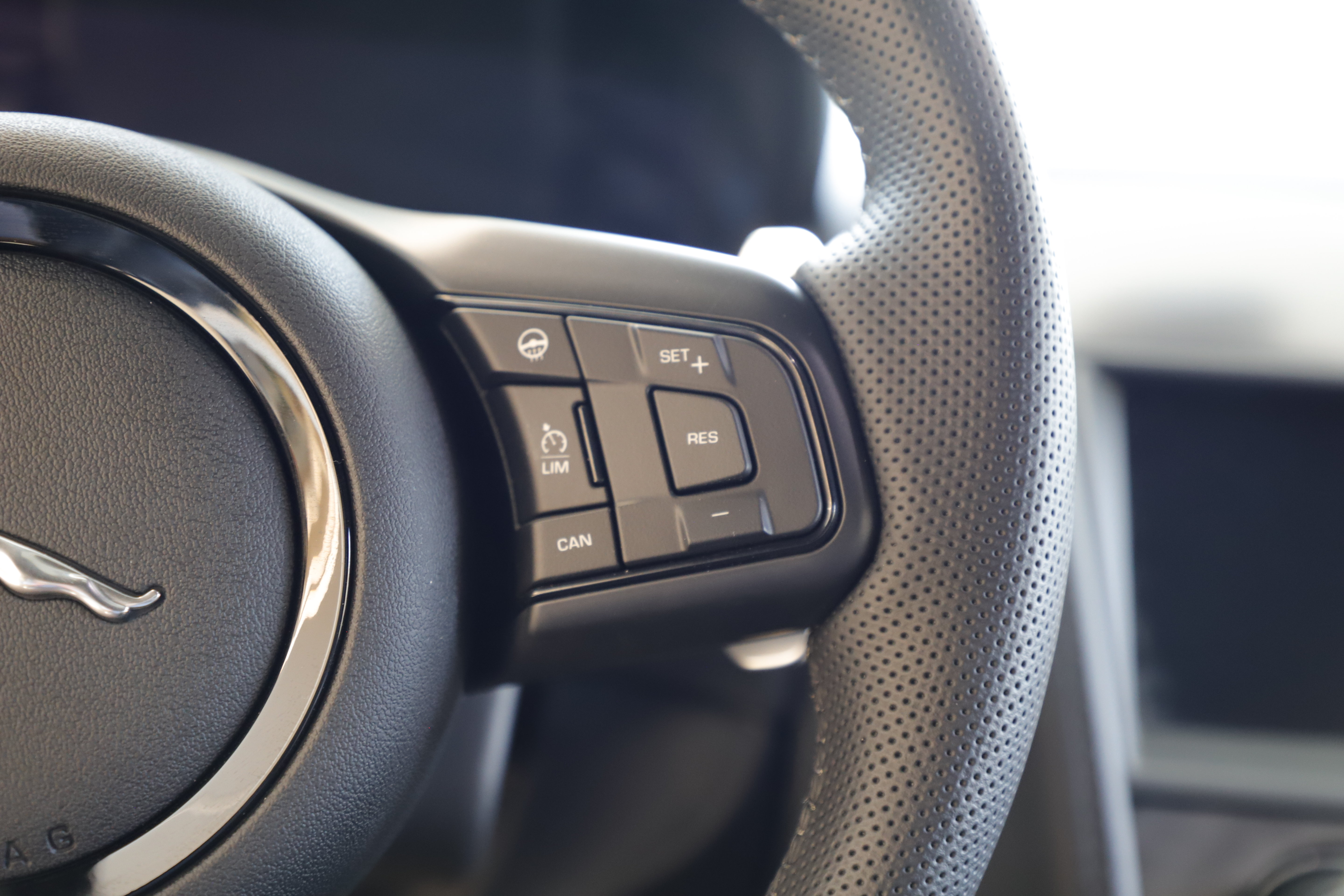 New 2024 Jaguar F-TYPE R AWD/4WD image 18
