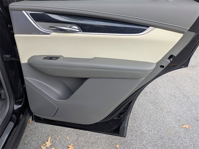 Used 2025 Cadillac XT6 Premium Luxury image 33